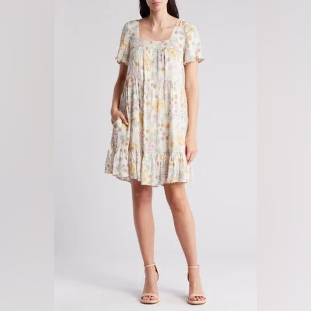 Love stitch | Tiered Floral Mini Dress